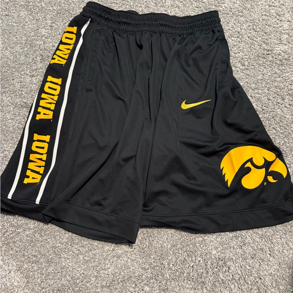 Nike Black and Yellow Iowa Hawkeyes shorts size XL